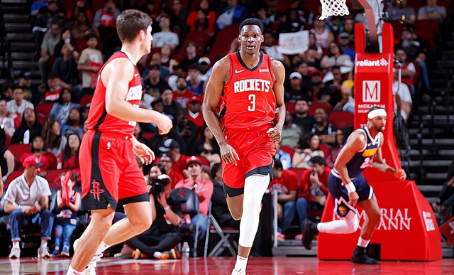 三分高达52%！首发场均20+5，火箭谈谢泼德摊牌，仍相信会成库里