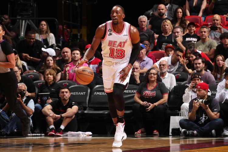 帕森斯：教练把球员留场上破纪录是常规操作 这次被放大只因83分